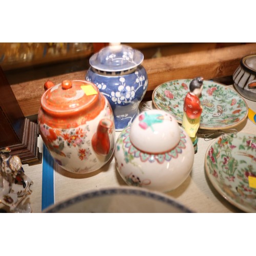 540 - Oriental style plates, bowl, lidded jars, vases, etc