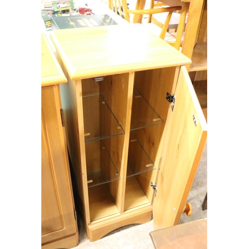 598 - Pair of cabinets