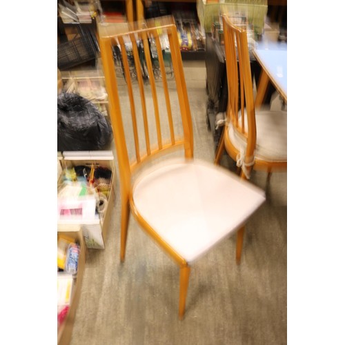 613 - Blue 70's style table & 5 chairs