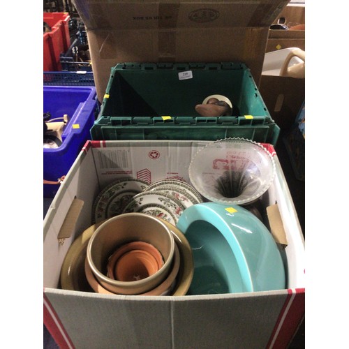 219 - Box of terracotta pots, etc & crate of gardening items