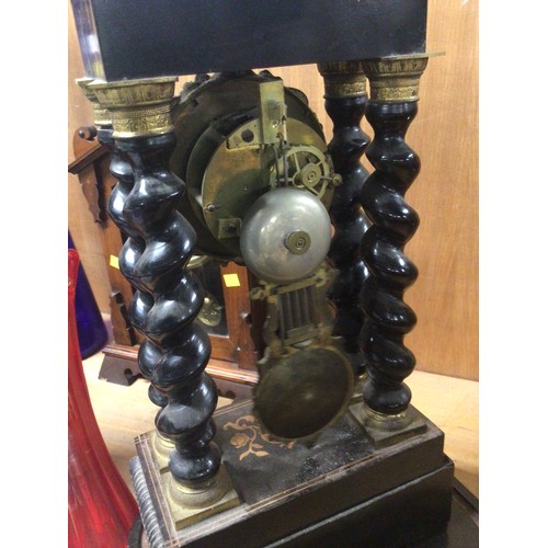 376 - Mantel clock with key