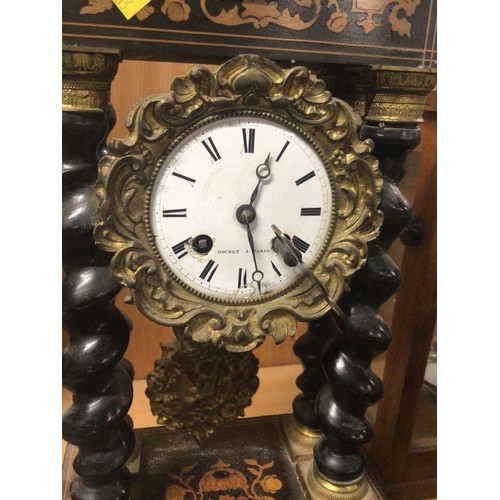 376 - Mantel clock with key