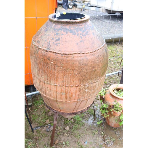 18 - Terracotta olive pot with stand, 34