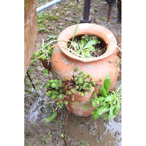 18 - Terracotta olive pot with stand, 34