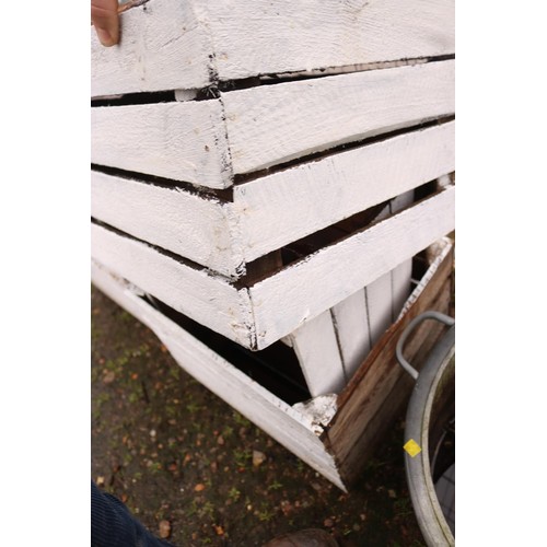 31 - White painted wooden crates x6