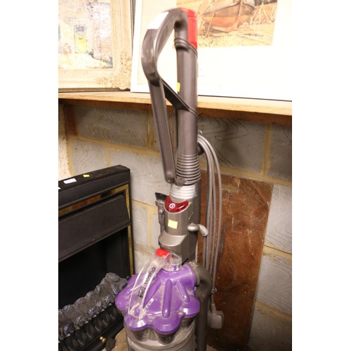 127 - Dyson  DC 33 Hoover - FAILED electrical test