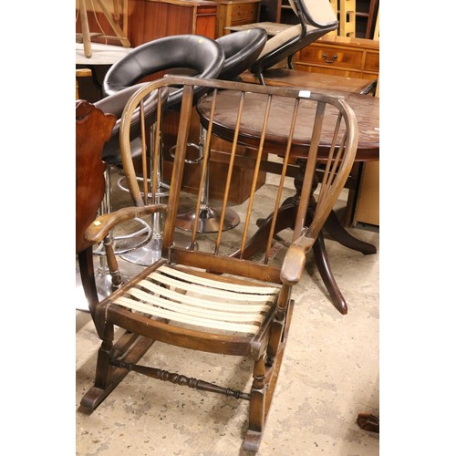 101 - Vintage rocking chair
