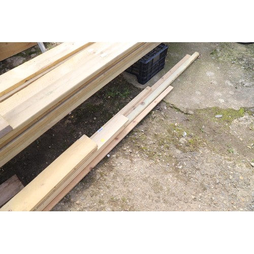 77 - Bundle of various lengths of wood