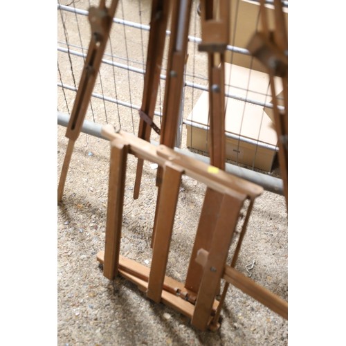 132 - 3 artist easels