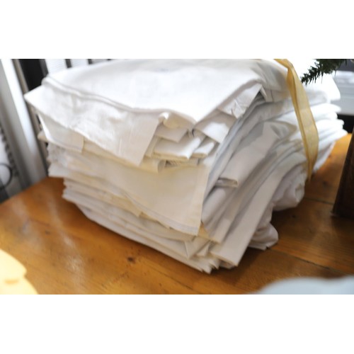 167 - Bundle of table cloths