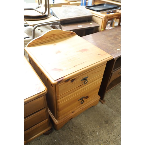 172 - 3x pine bedside cabinets