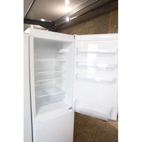 200 - Bosch Classixx fridge freezer - warranted until 12 noon Tuesday following the above sale