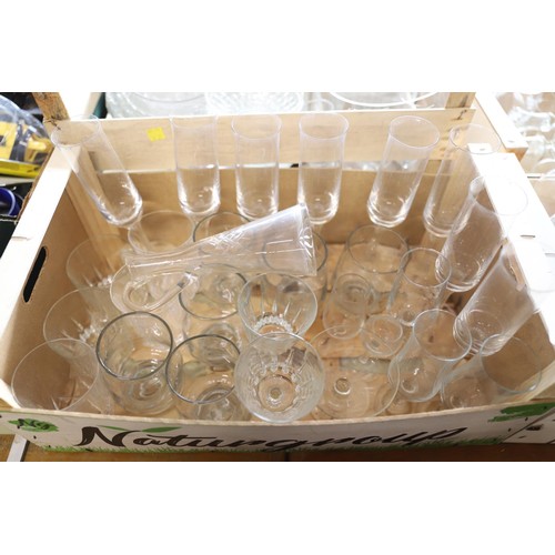 320 - 4 trays of glassware