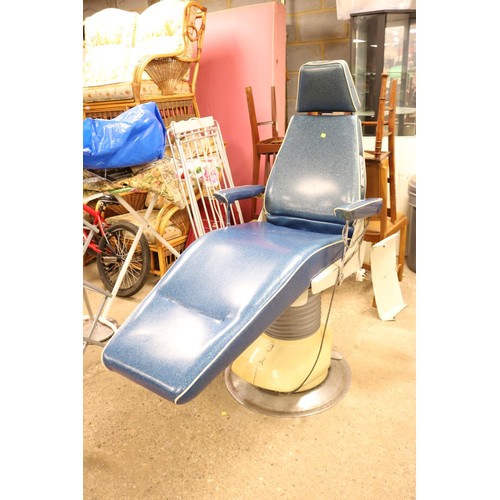 175 - Belmont 1970's tattoo chair - to be rewired by a qualified electrician