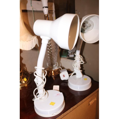 433 - 2 desk lamps & 2 table lmaps - warranted until 12 noon Tuesday following the above sale