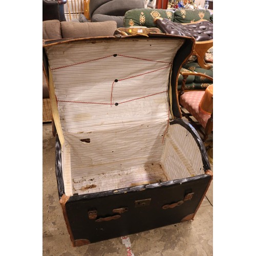 567 - Antique/vintage dome top travel trunk