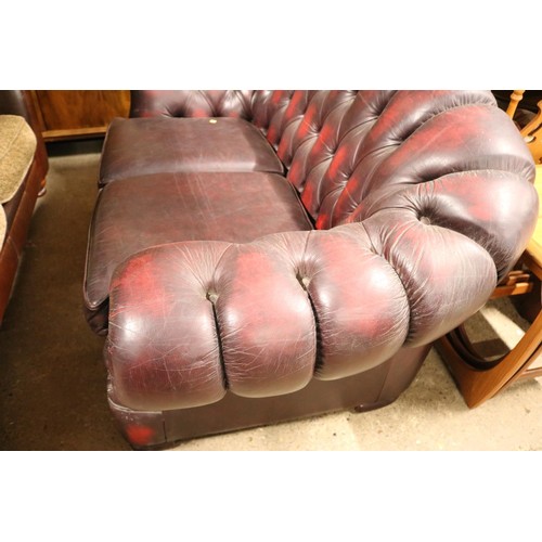 647 - 2 seater red leather chesterfield style sofa