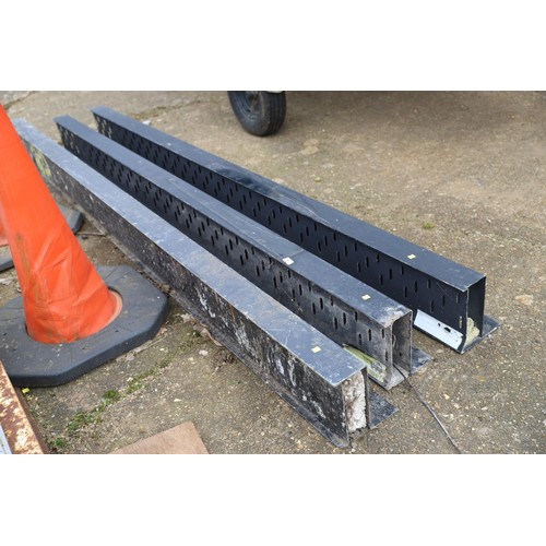 2 - 3 x catnic lintels