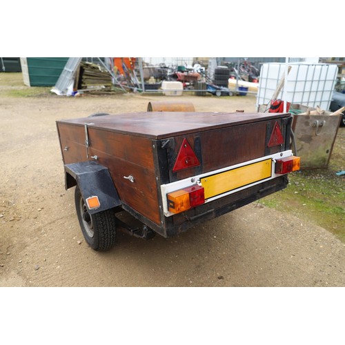 3 - trailer with lid