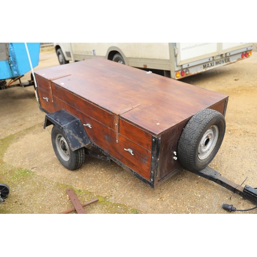 3 - trailer with lid