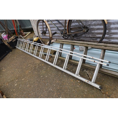 8 - Aluminium 2 section ladder