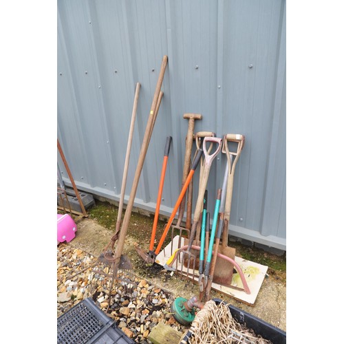 10 - Large qty of assorted garden tools