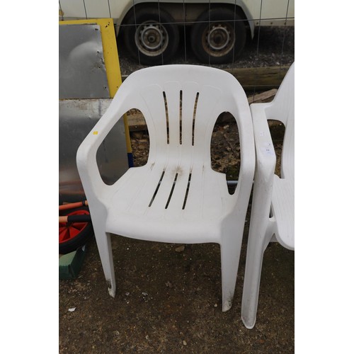 16 - 2 garden chairs etc