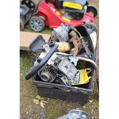 32 - misc workshop items inc stihl parts