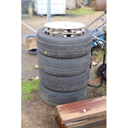 52 - 4 Vauxhall Zafira wheels, complete with tyres & 2 wheel trims