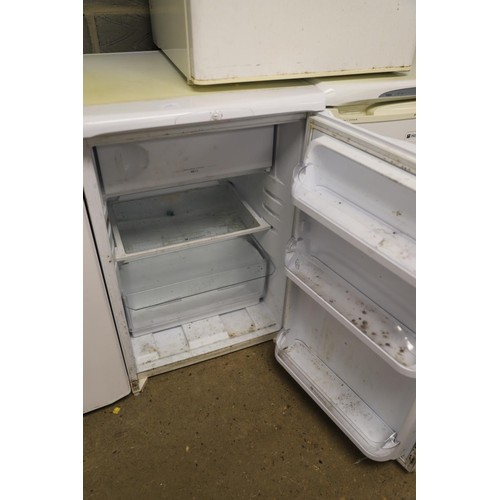 126 - Hotpoint fridge - warranted until 12 noon Tuesday following the above sale