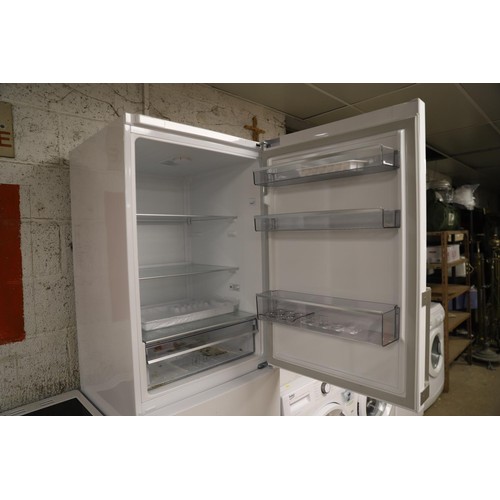 132 - Blomberg fridge freezer - warranted until 12 noon Tuesday following the above sale