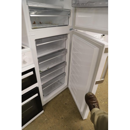 132 - Blomberg fridge freezer - warranted until 12 noon Tuesday following the above sale