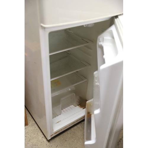 137 - Beko fridge freezer, wear & tear