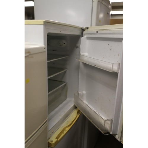 138 - Fridge freezer (no brand name)