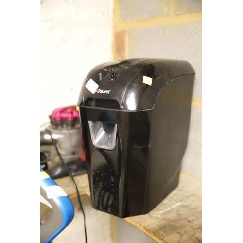 157 - Rexel pro style paper shredder - warranted until 12 noon Tuesday following the above sale