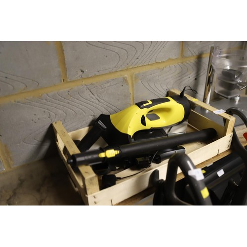 158 - Karcher hand held window cleaner - warranted until 12 noon Tuesday following the above sale