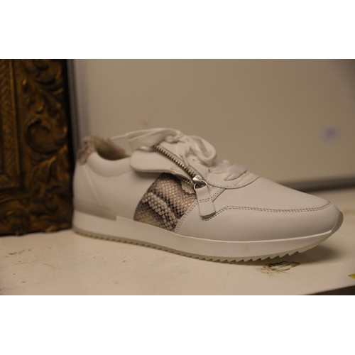 211 - Gabor size 5.5 Lulea white/snake trainers