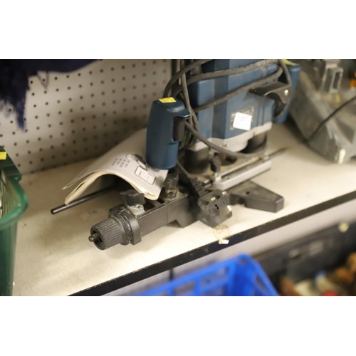 257 - Bosch router - warranted until 12 noon Tuesday following the above sale