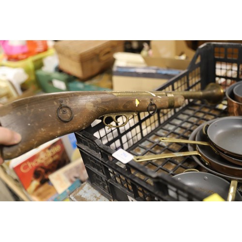 294 - Tray with copper pans, decorative musket