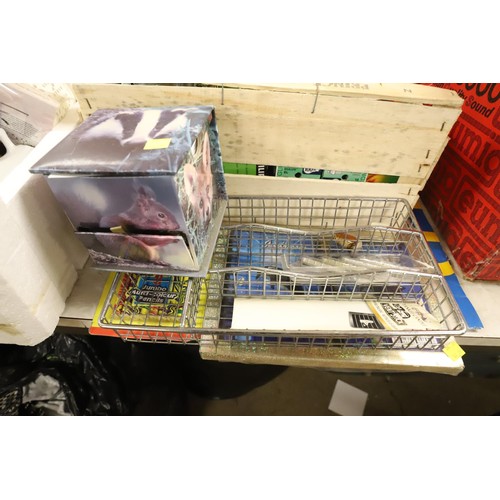 343 - Qty of misc, incl shoes, light bulbs, notelets, cards, etc