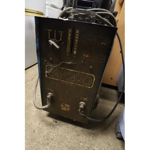 355 - SIP stick welder 240v + 415v, working - warranted until 12 noon Tuesday following the above sale