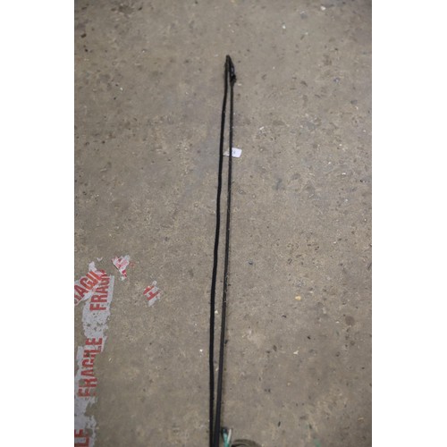 386 - 2 riding crops (1 a/f) & carriage driving whip