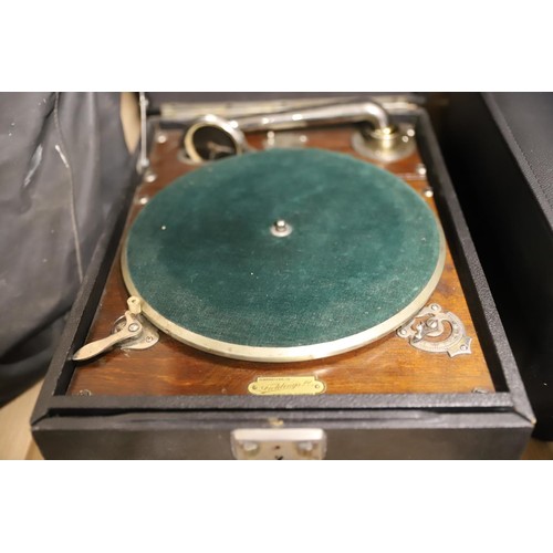 389 - Fieldings wind up gramophone