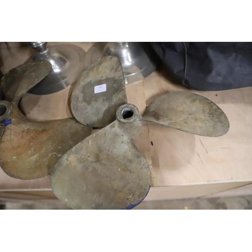 393 - 2 x brass propellers