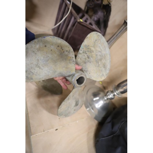 393 - 2 x brass propellers