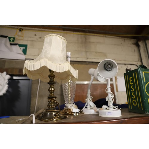 433 - 2 desk lamps & 2 table lmaps - warranted until 12 noon Tuesday following the above sale