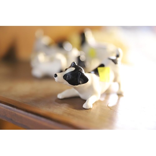 451 - Small Beswick dogs