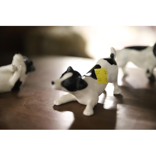 451 - Small Beswick dogs