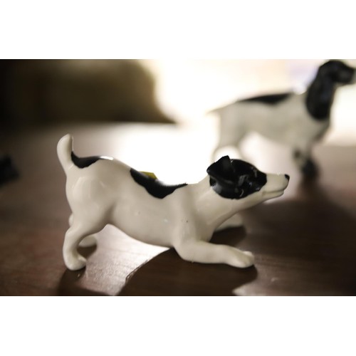 451 - Small Beswick dogs