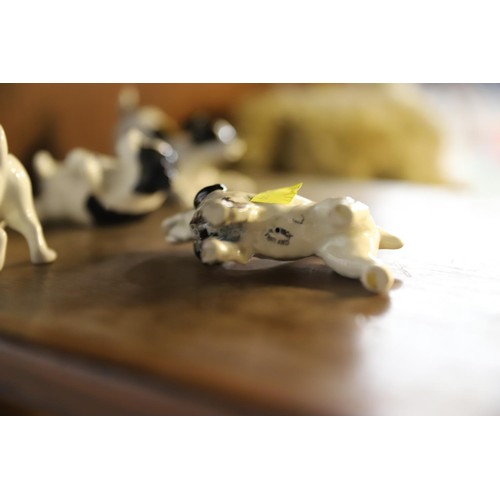 451 - Small Beswick dogs